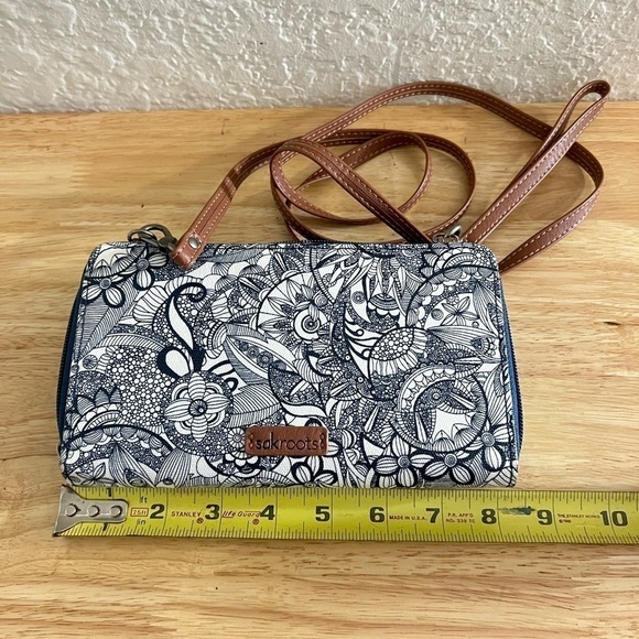 Sakroots Wallet - Picture 3 of 7
